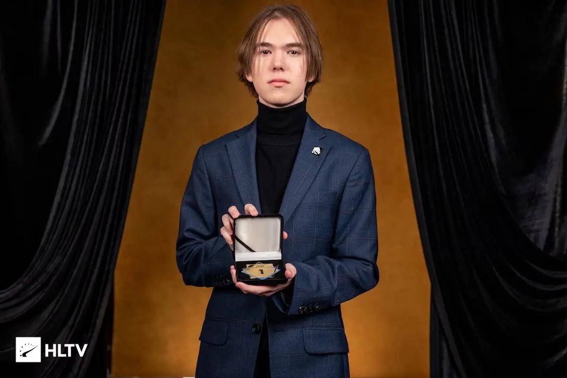 QiuQiu ：第二局的时候其实没有想到对面会选到阿木木